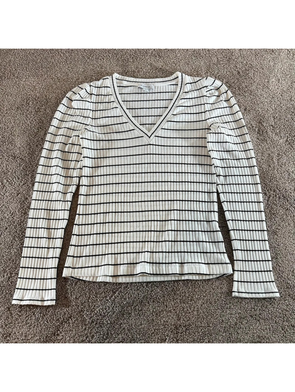 Evereve Striped Long Sleeve V Neck Shirt Women’s size M